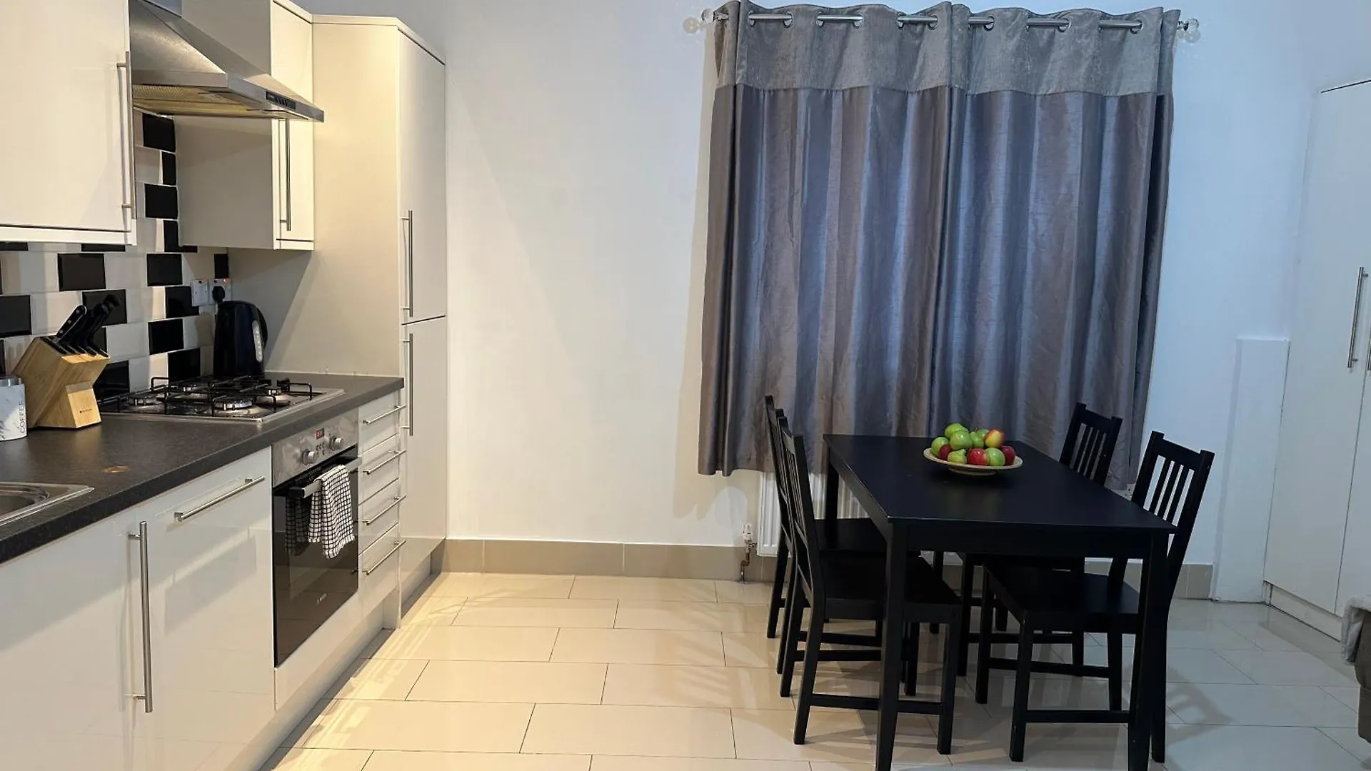 Guest house Westferry Hotel London
