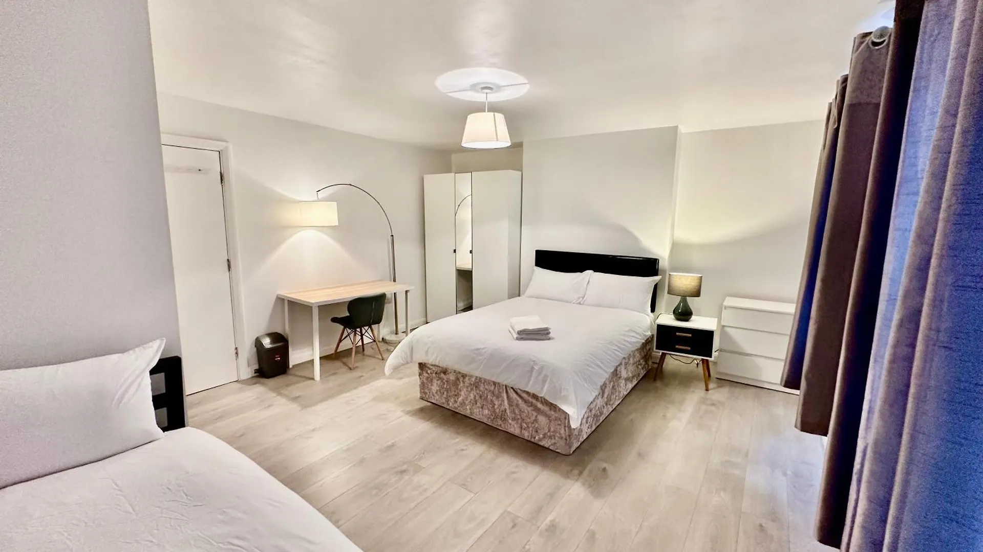 Guest house Westferry Hotel London