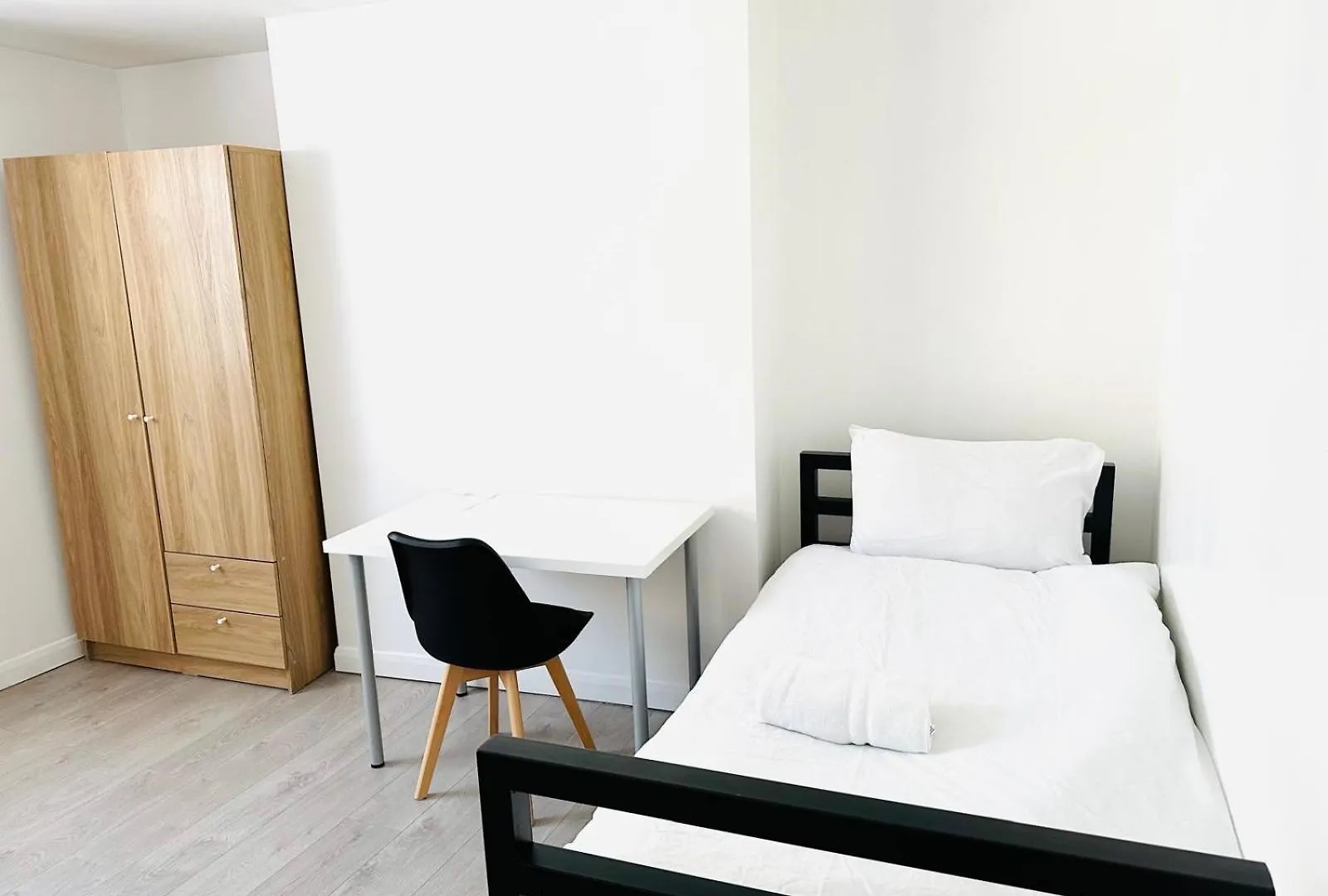 Guest house Westferry Hotel London