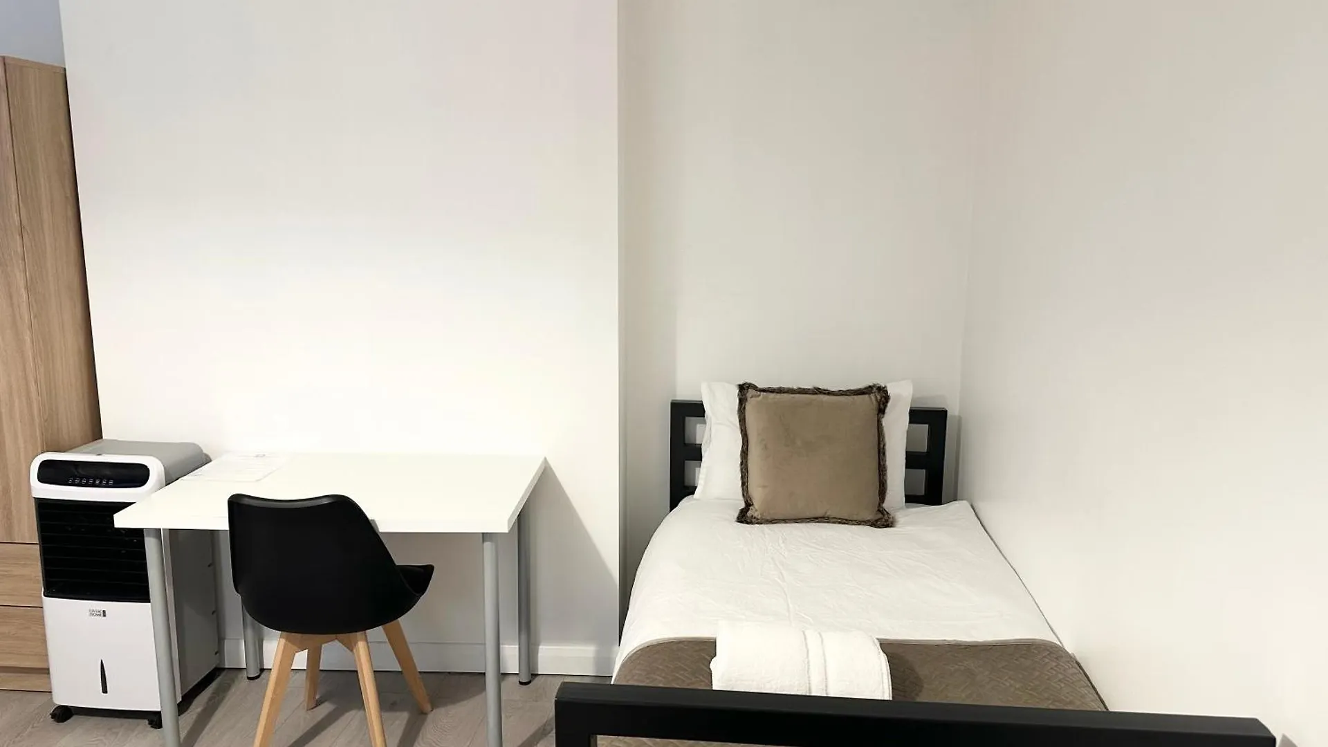 Guest house Westferry Hotel London