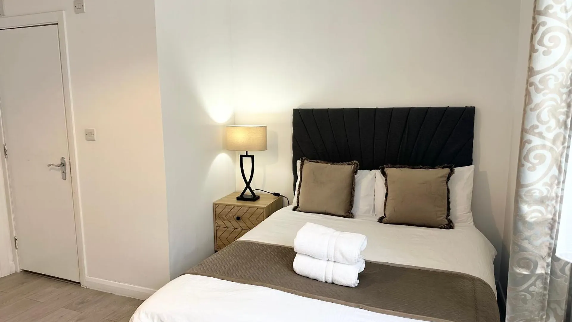 Westferry Hotel London Guest house